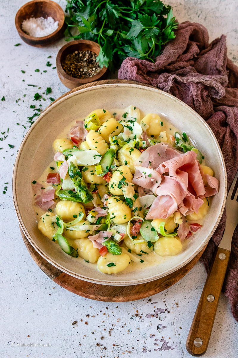 Gnocchi Pfanne mit Spargel