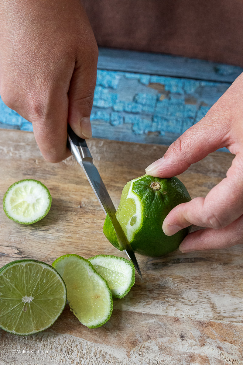 Limetten gehören auch in den Sommerdrink.