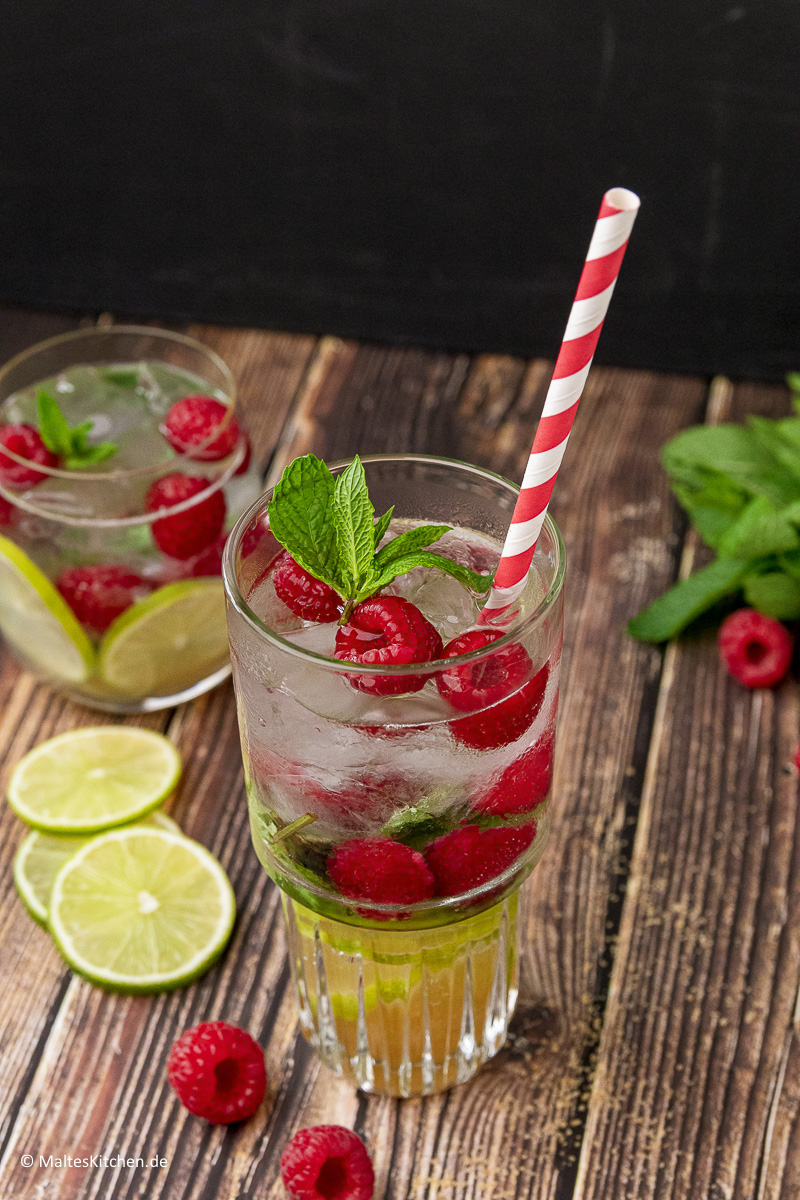 Ein super leckerer Mocktail mit Limettensaft und braunem Zucker.