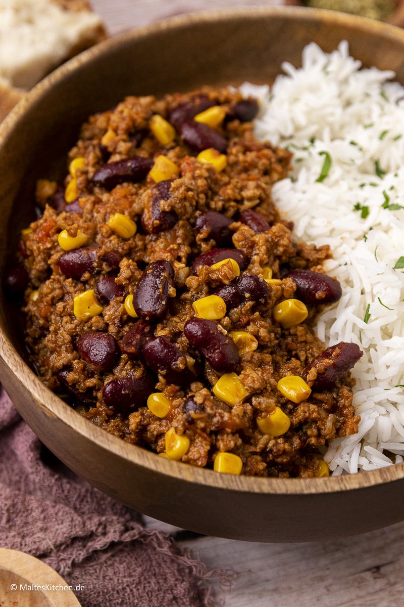 Chili mit Hackfleisch, Kitneybohnen und Mais.