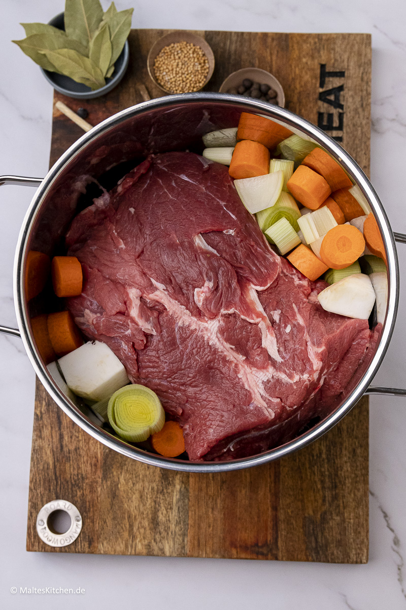 Rheinischer Sauerbraten vor dem Marinieren