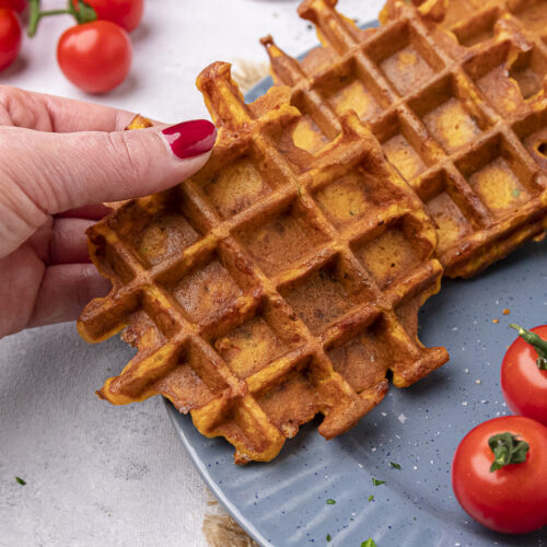 Rezept für leckere Gemüsewaffeln mit Kräuterquark
