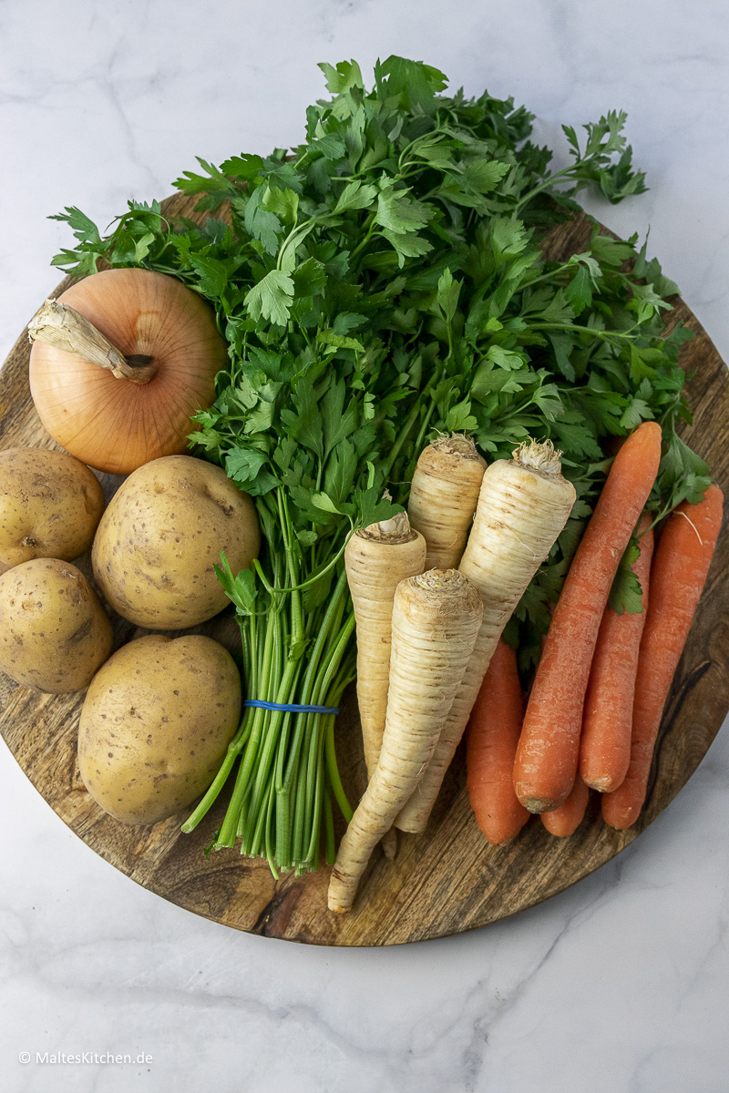 Gemüse für die Kartoffelcremesuppe