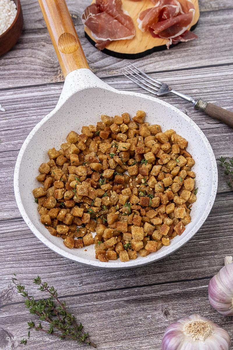 Knusprige Croutons.