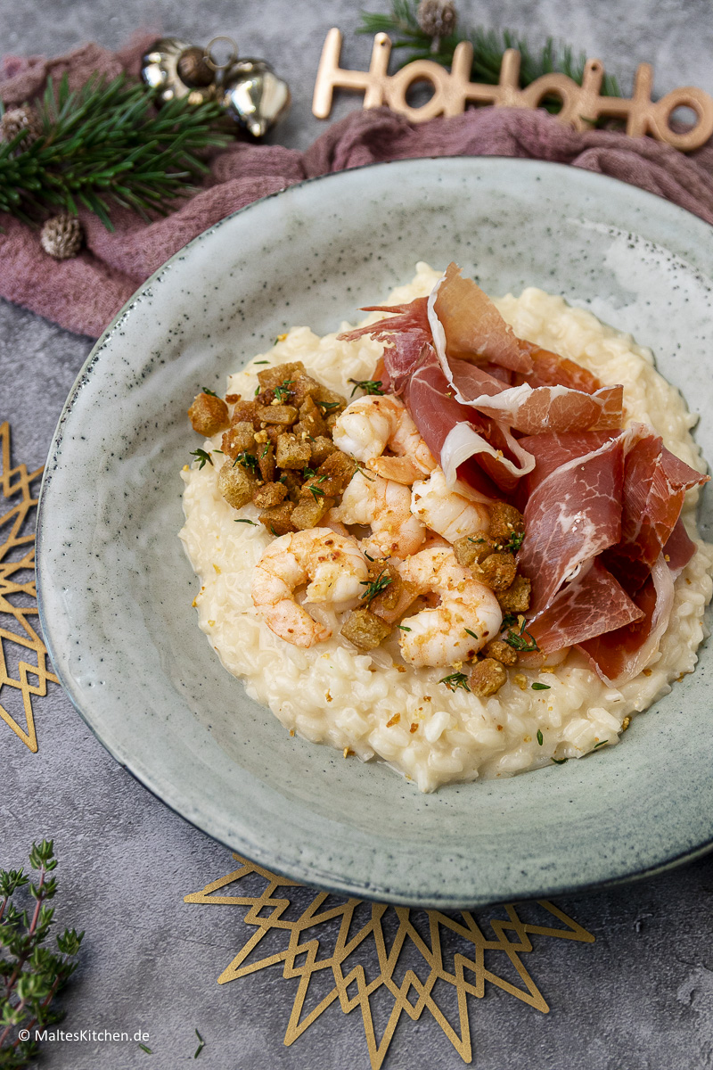 Cremige Risotto, gebratene Garnelen und Weltklasse Serrano-Schinken.