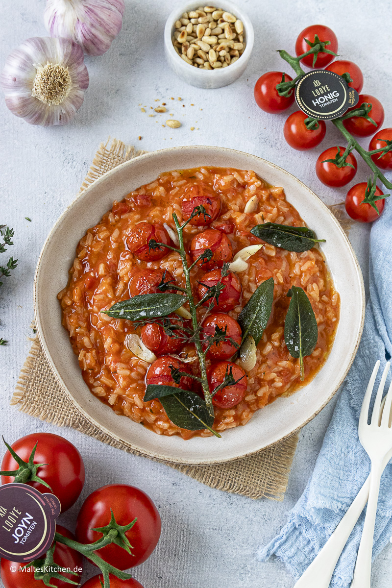 Ein cremig, leckeres Tomatenrisotto mit Honigtomaten.