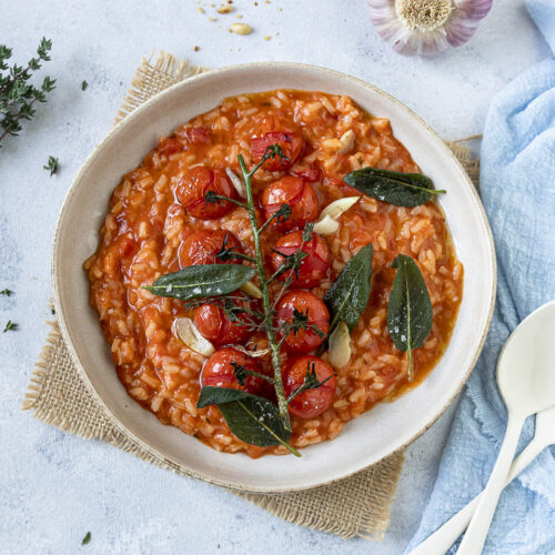 Rezept für ein cremiges Tomatenrisotto mit Honigtomaten