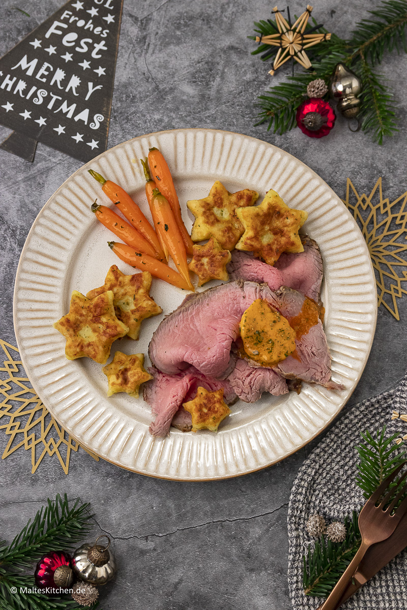 Saftiges Roatsbeef mit Kartoffeltaler und Cafe de Paris Butter.