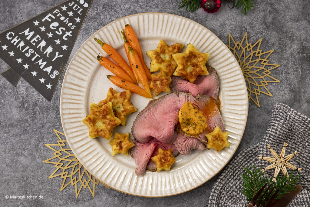 Ein tolles essen für Weihnachten. Roastbeef Braten mit Cafe de Paris Sauce.