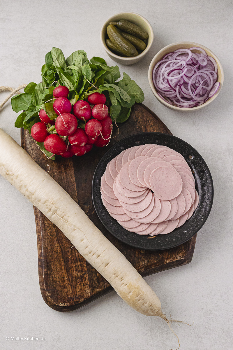Zutaten für den bayrischen Wurstsalat
