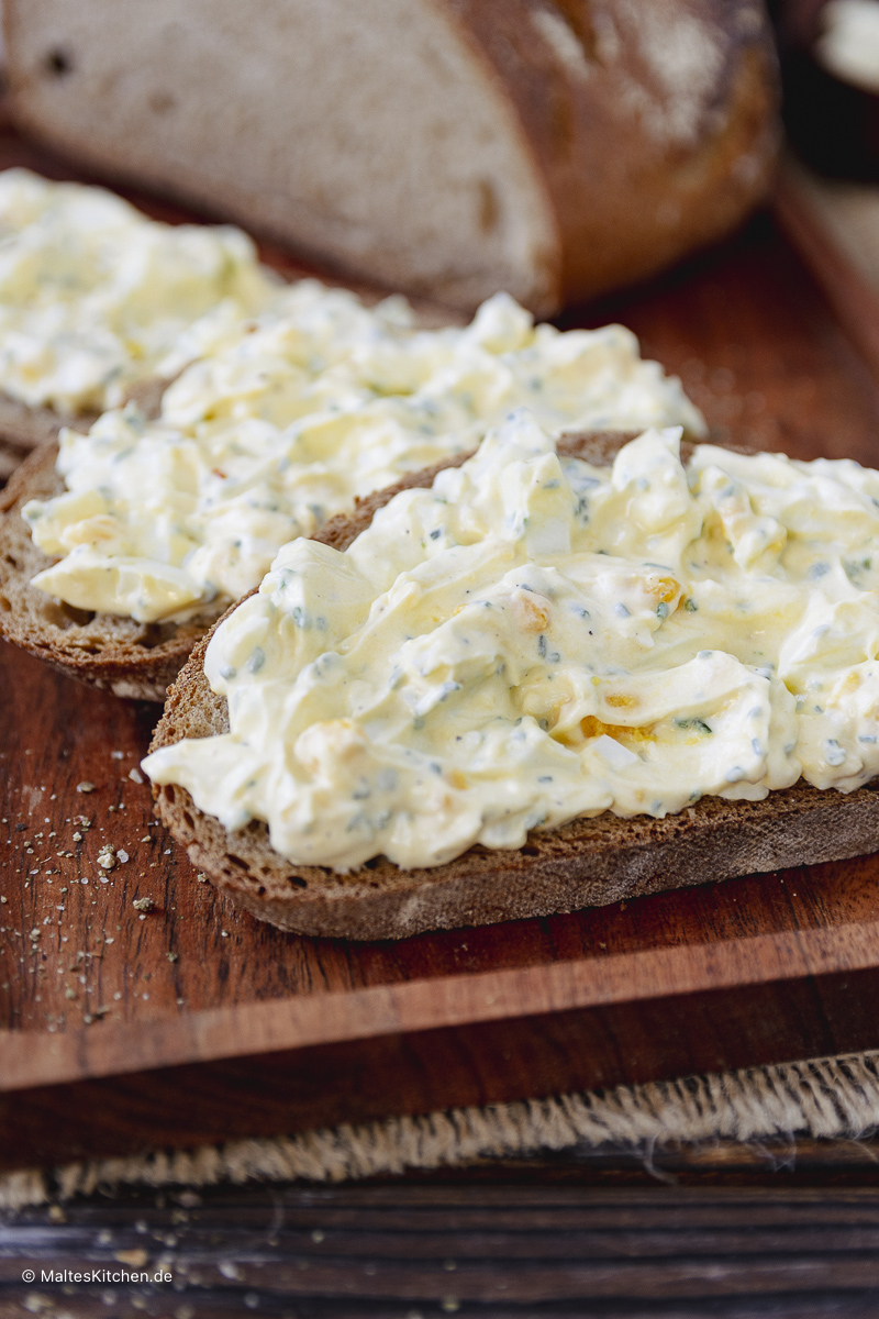 Einfacher Eiersalat mit Schnittlauch.