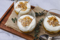 Rezept Mascarponecreme mit Apfelkompott und Mandelkrokant
