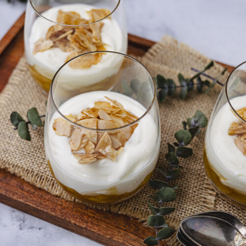 Rezept Mascarponecreme mit Apfelkompott und Mandelkrokant