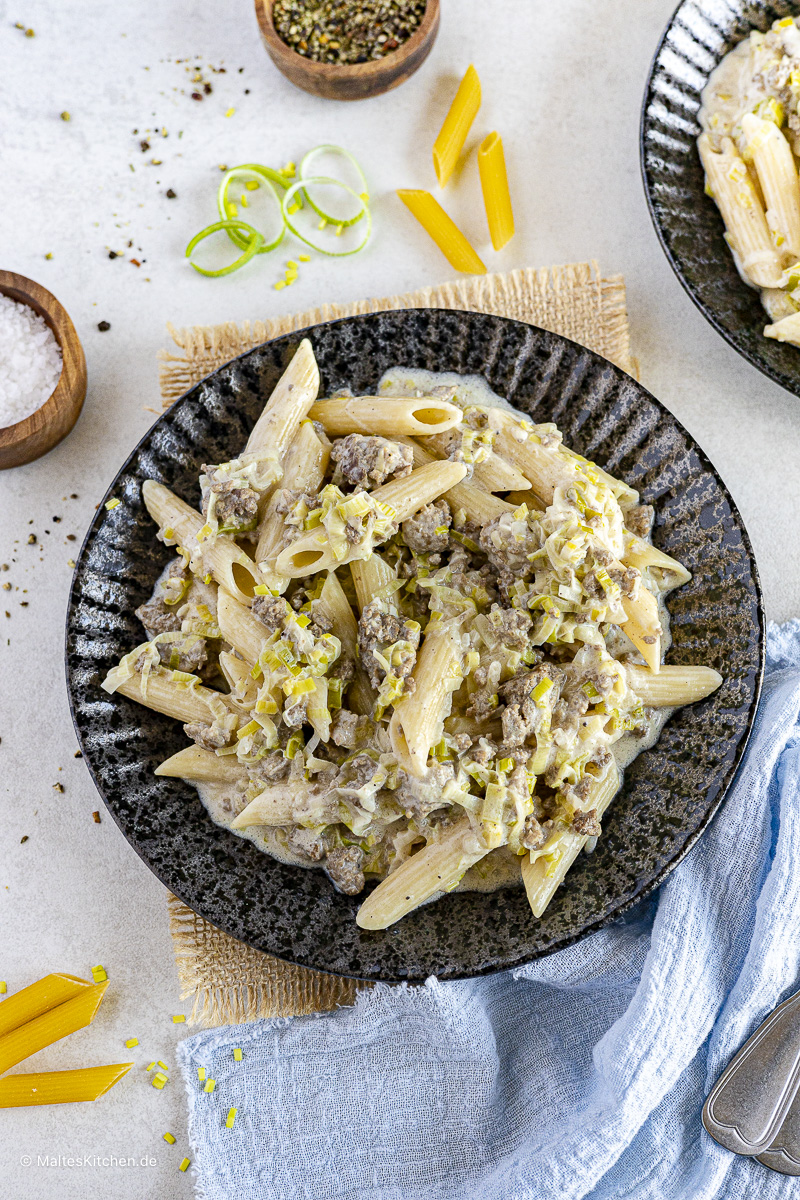 Eine leckere Hackfleisch-Pfanne mit Lauch und Nudeln