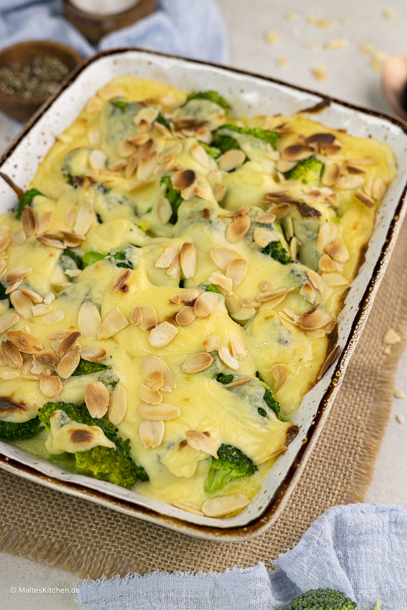 Ganz leckerer und Brokkoli-Kartoffelpüree-Auflauf.