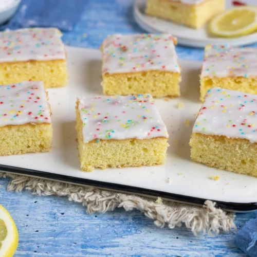 Saftiger Zitronenkuchen vom Blech