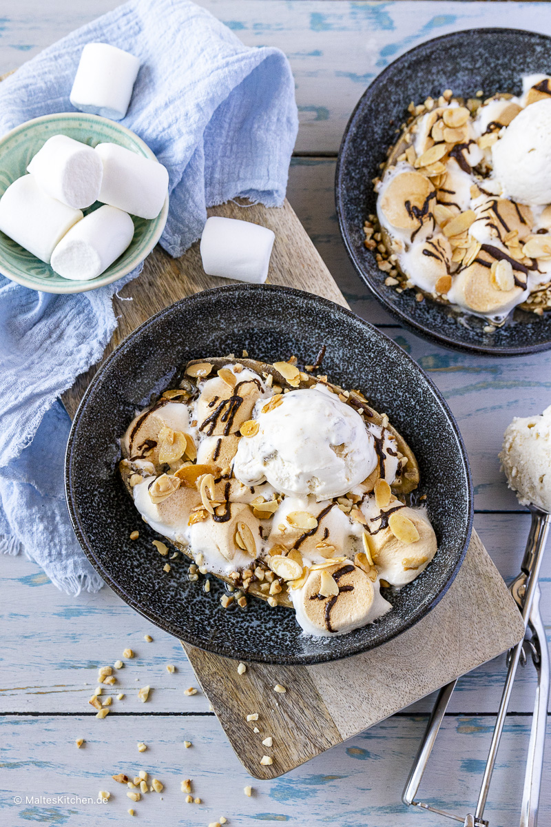 Einfach ein leckeres Desert. Bananasplit mit Eis.