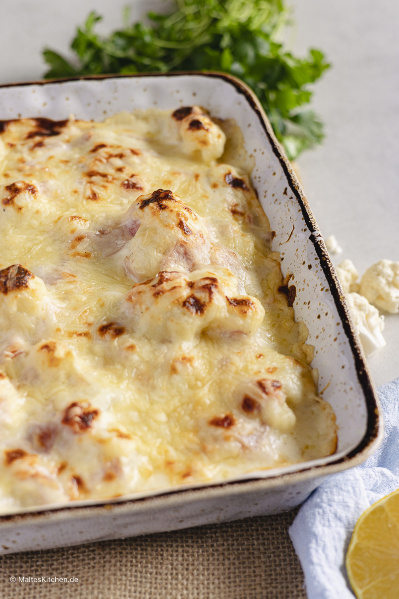 Blumenkohlauflauf mit Käse überbacken.
