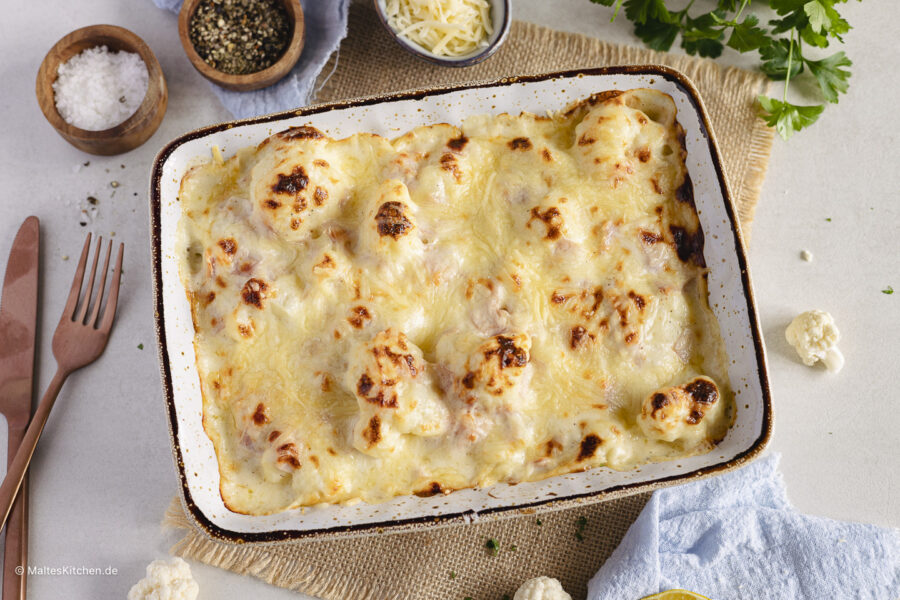Blumenkohlauflauf mit Bechamelsauce und Kochschinken