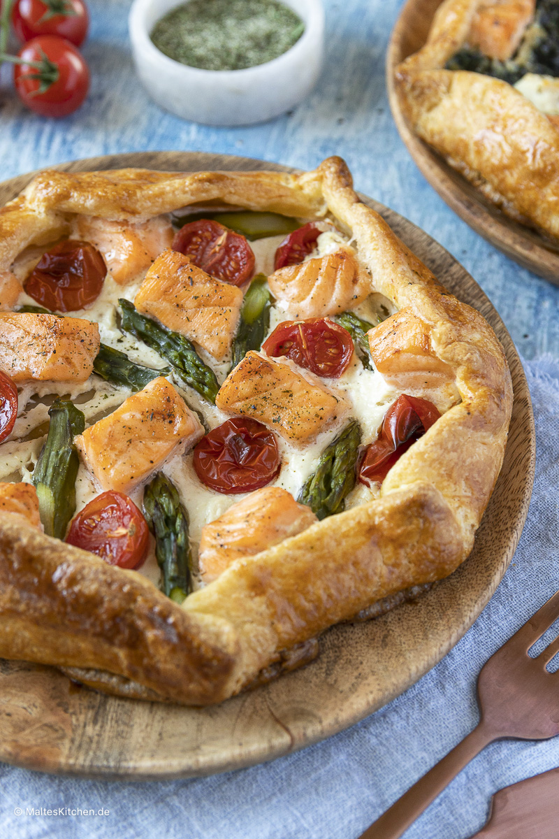 Knuspriger Teig und ein tolle saftiger Belag bei der Tarte Rustique.
