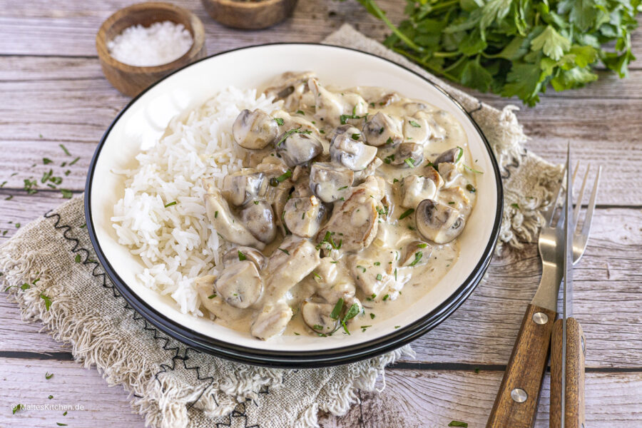 Rezept Schweinegeschnetzeltes in Rahmsauce mit Champignons