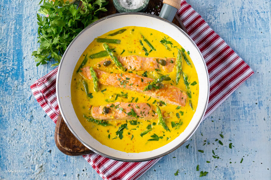 Rezept Lachs Spargel Pfanne mit Kapern und Safransauce