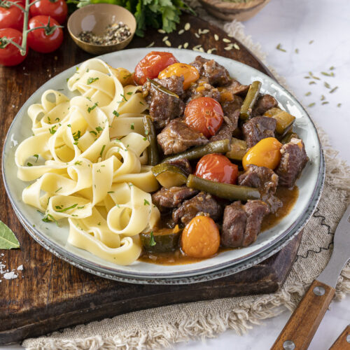 Rezept für ein Mediterranes Lammragout mit grünen Bohnen und Kirschtomaten