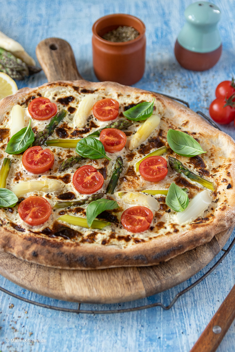 Eine tolle Pizza mit Spargel.