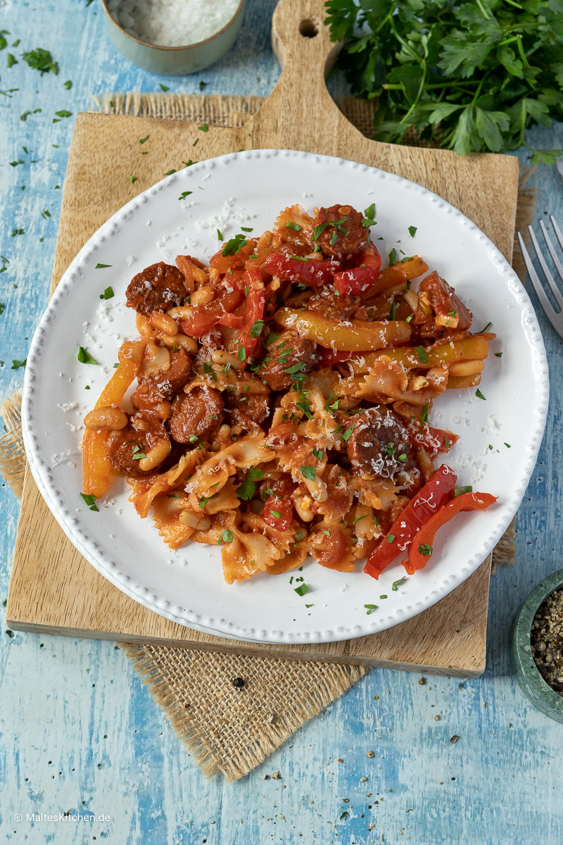 Farfalle mit Paprika, Chorizo in Paprikasauce.