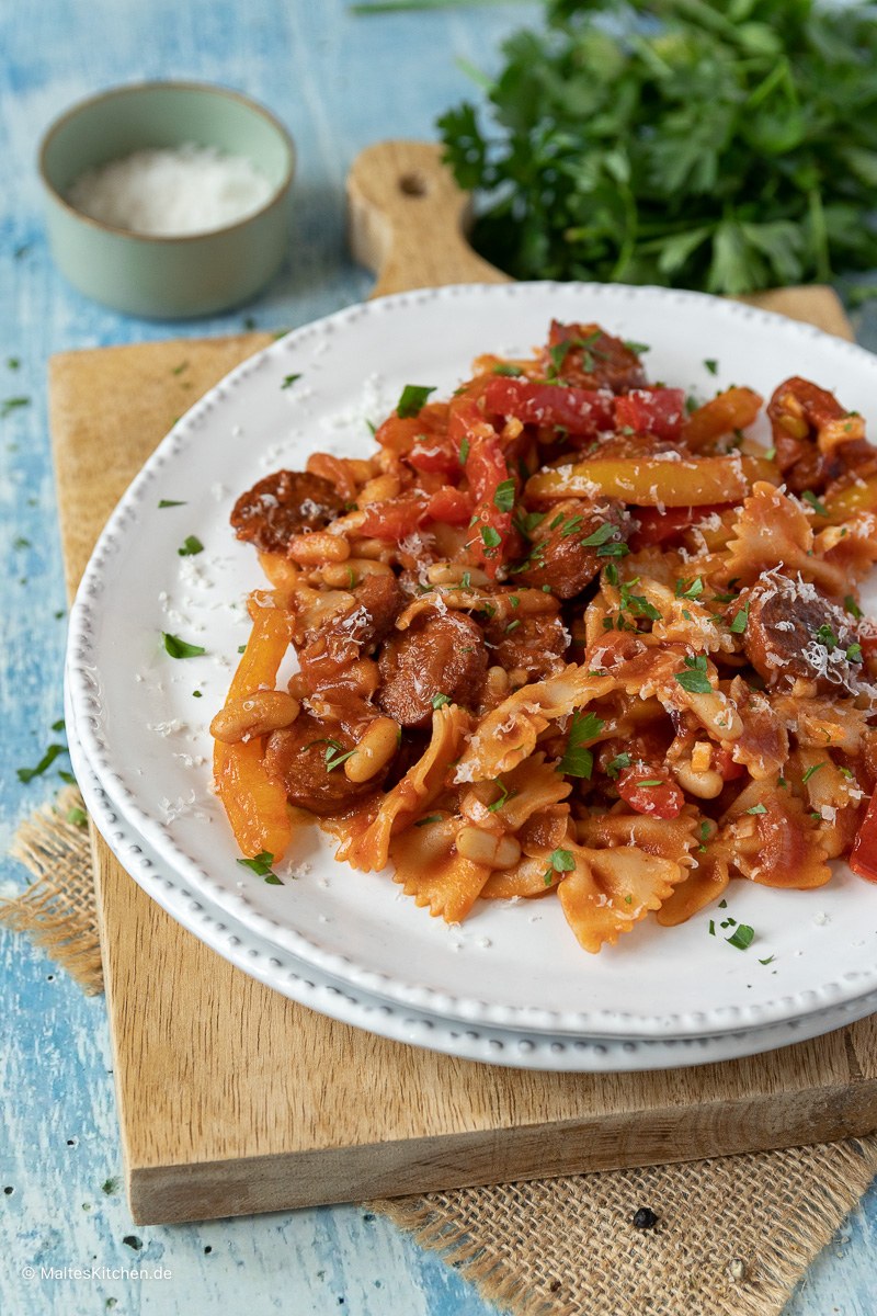 Einfache Pasta mit Paprika und Chorizo.