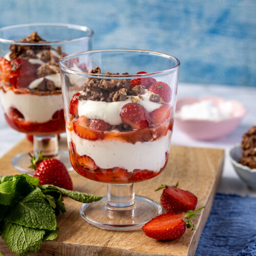 Leckeres Erdbeeren Dessert mit Choke Crossies