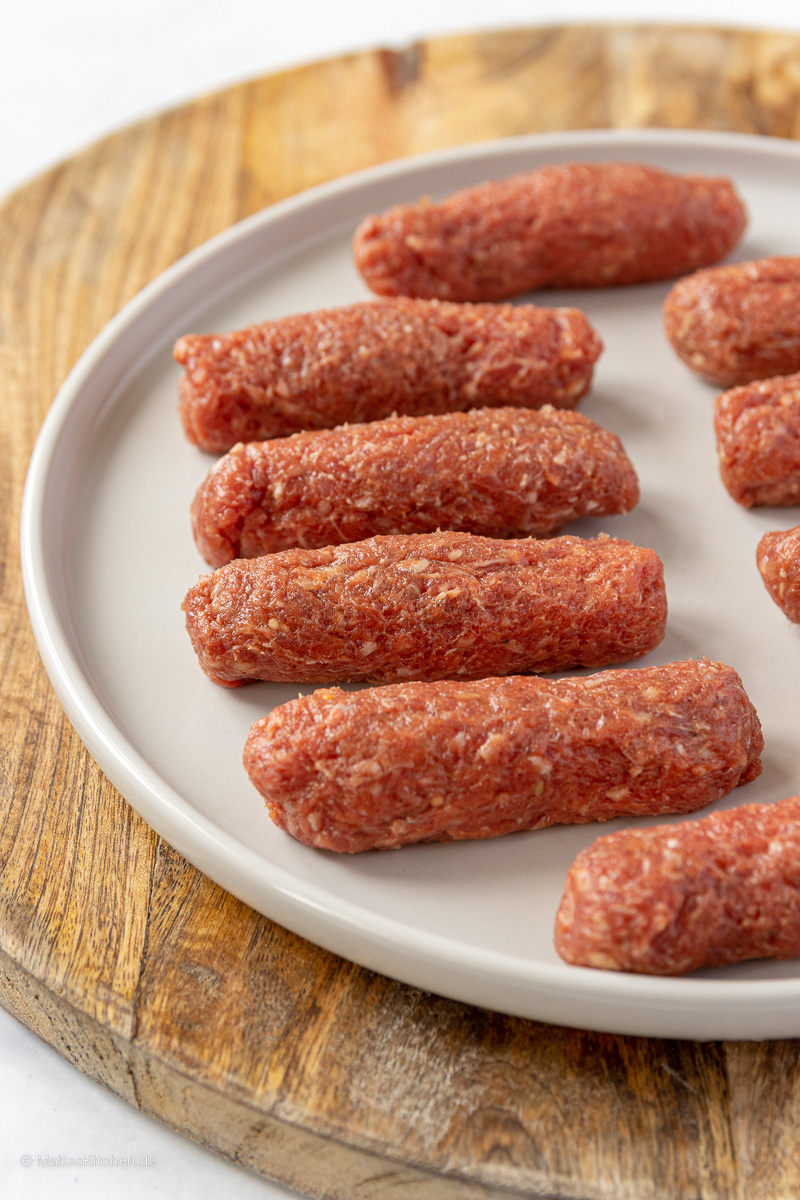 Frische Cevapcici.