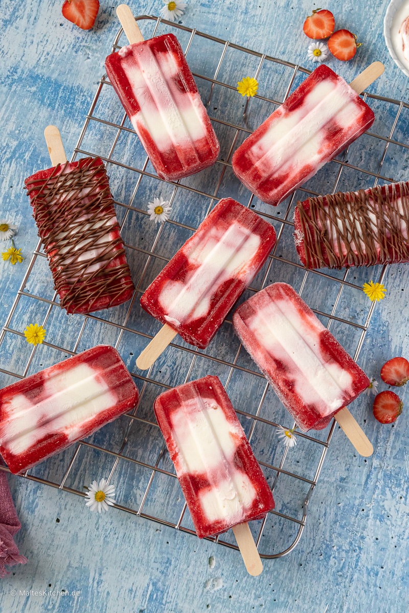 Selbstgemachtes Eis am Stiel.