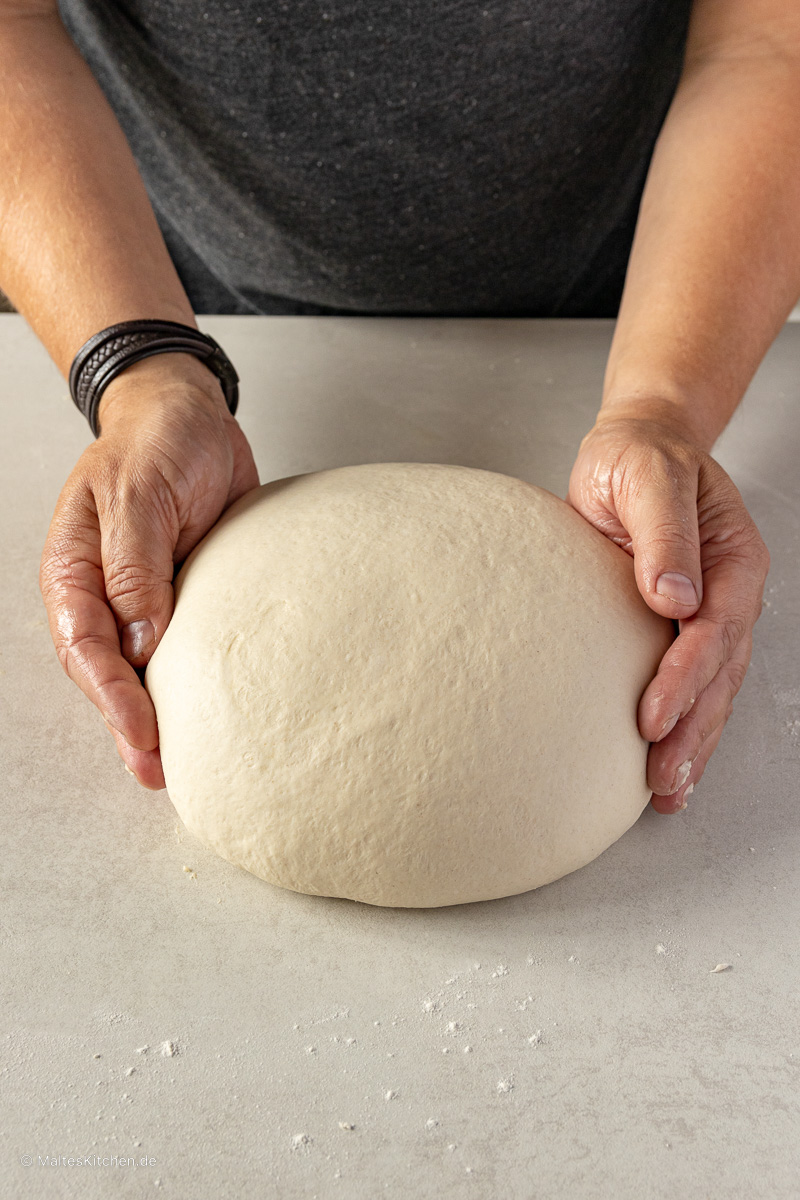 Der Pizzateig als Kugel