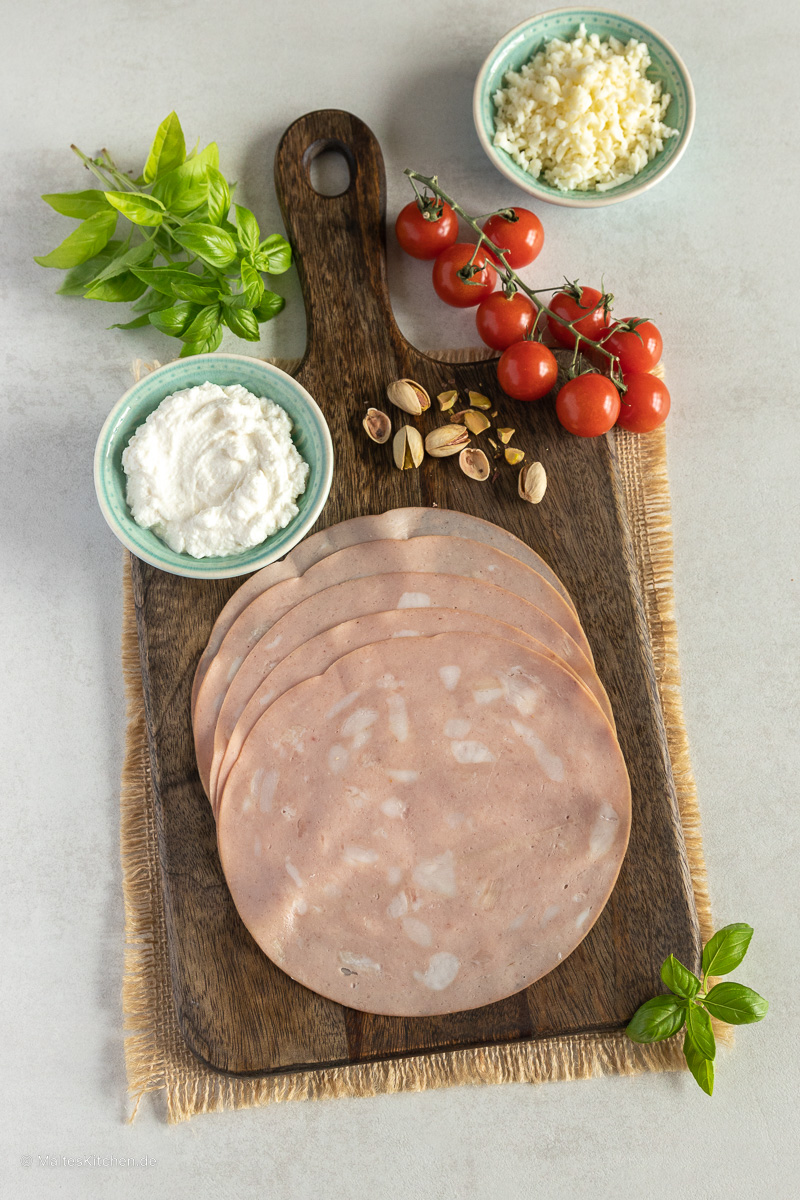Mortadella für die Pizza.