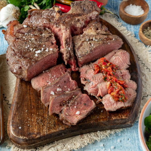 Rezept für ein gegrilltes Porterhouse Steak mit Paprika-Salsa