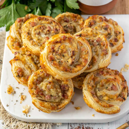 Rezept für Blätterteigschnecken mit Schinken und Käse
