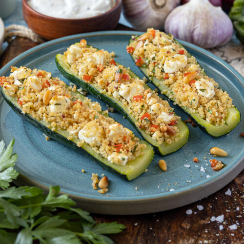 Rezept für gefüllte Zucchini mit Couscous und Feta