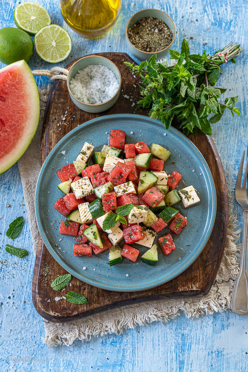 Ein fantastischer Salat mit Wassermelone, fetakäse, Salatgurke und Minze.
