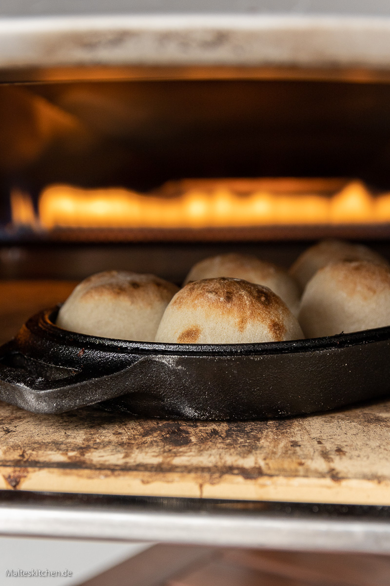 Pizzabrötchen aus dem Ofen
