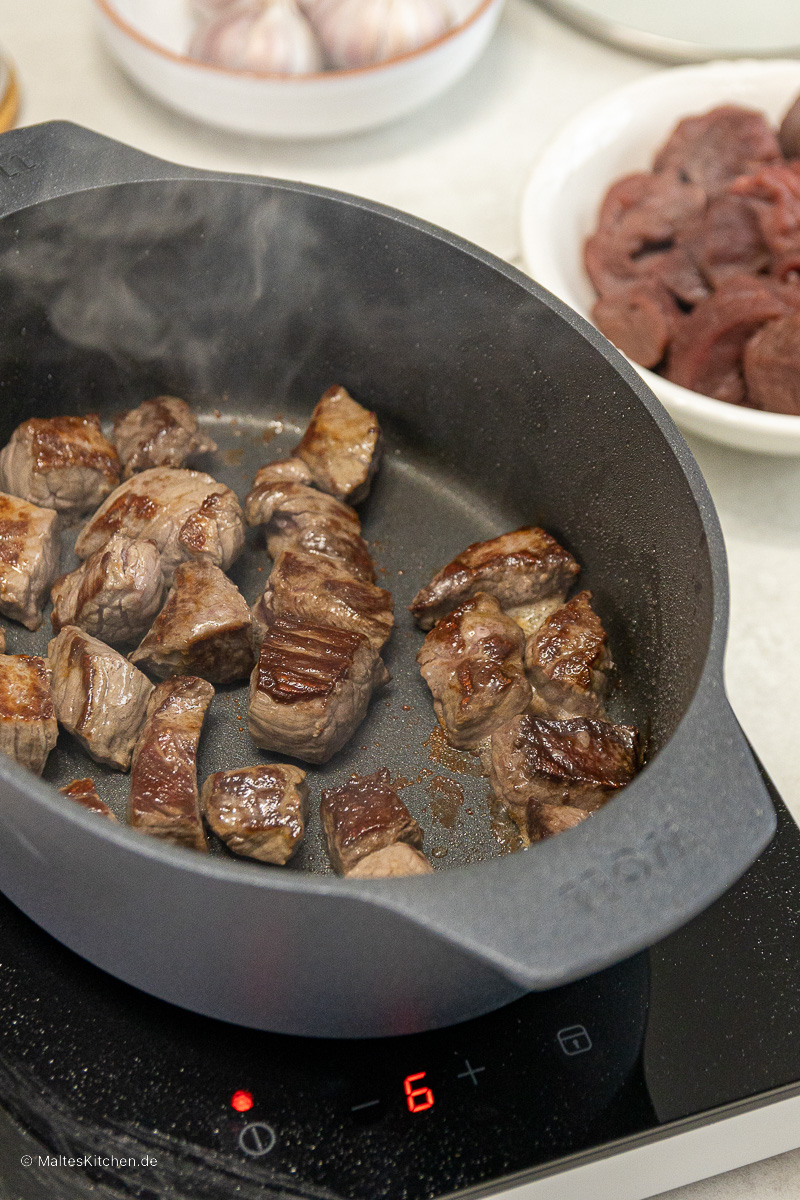 Angebratenes Gulasch