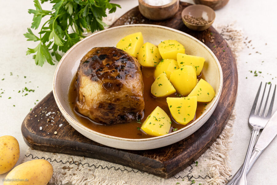 Leckerer Kohlrouladne wie von Oma mit brauner Sauce