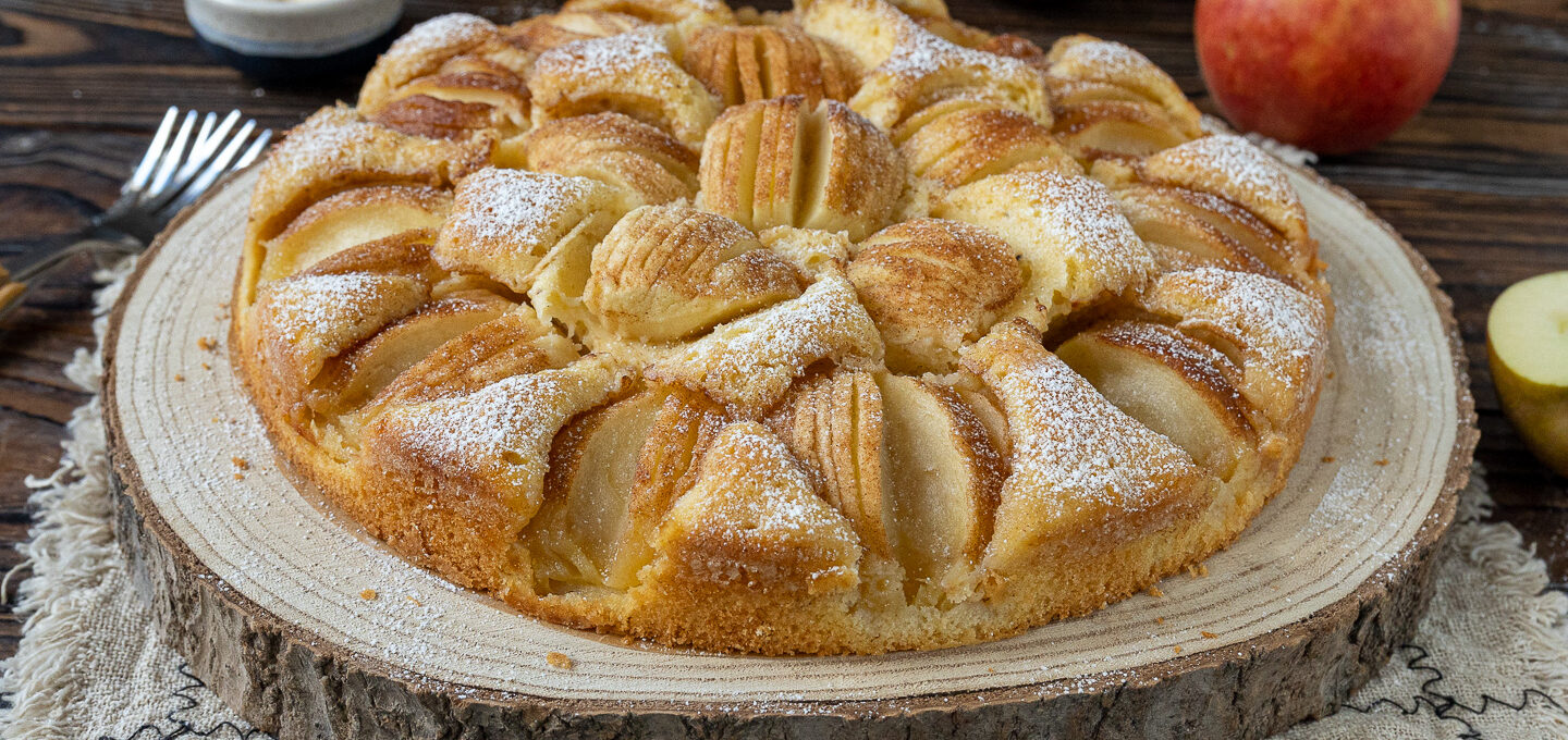 Saftiger versunkener Apfelkuchen