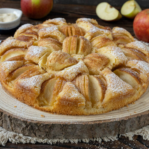 Saftiger versunkener Apfelkuchen