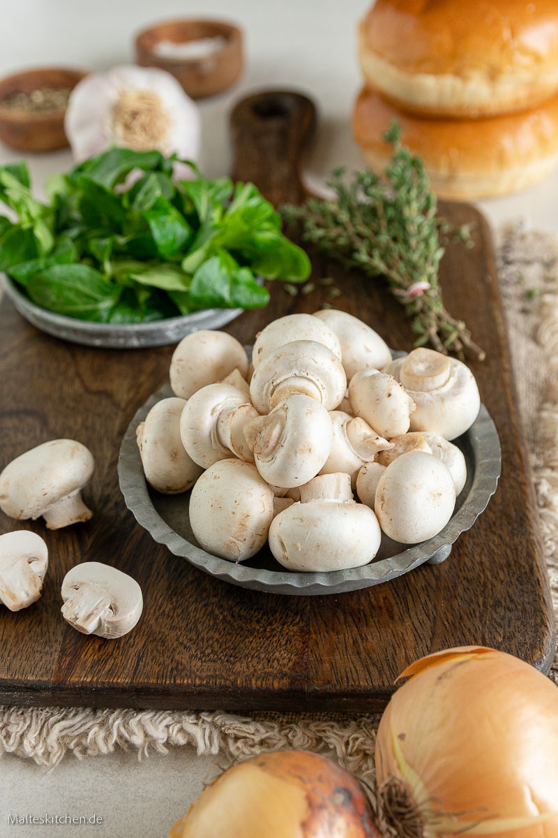 Champignons für den Burger.