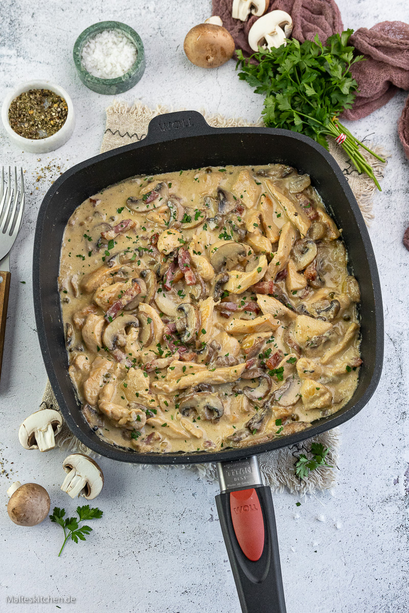 Geschnetzeltes in Sahnesauce mit Pilzen.