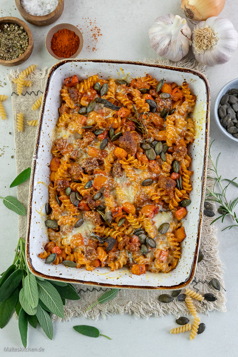 Nudelauflauf mit Hackfleisch und Kürbis