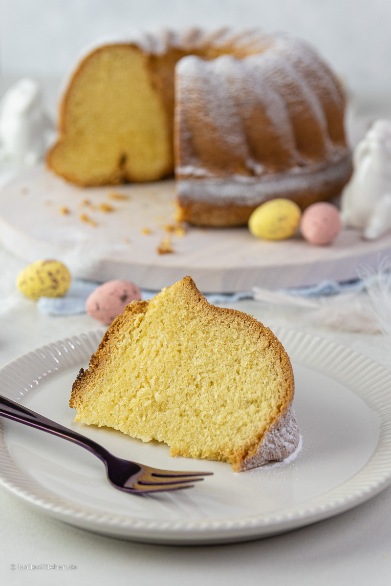 Saftiger Eierlikörkuchen für Ostern