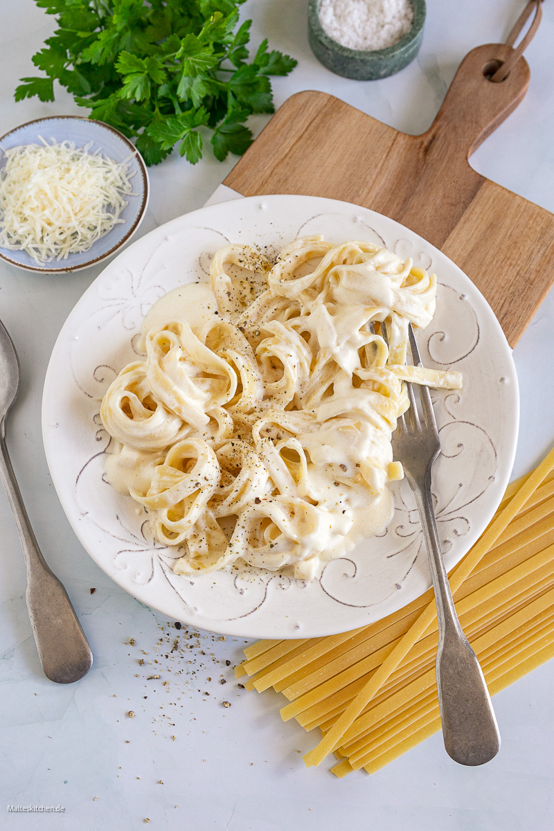 Fettuccine Alfredo - einfach und schnell.