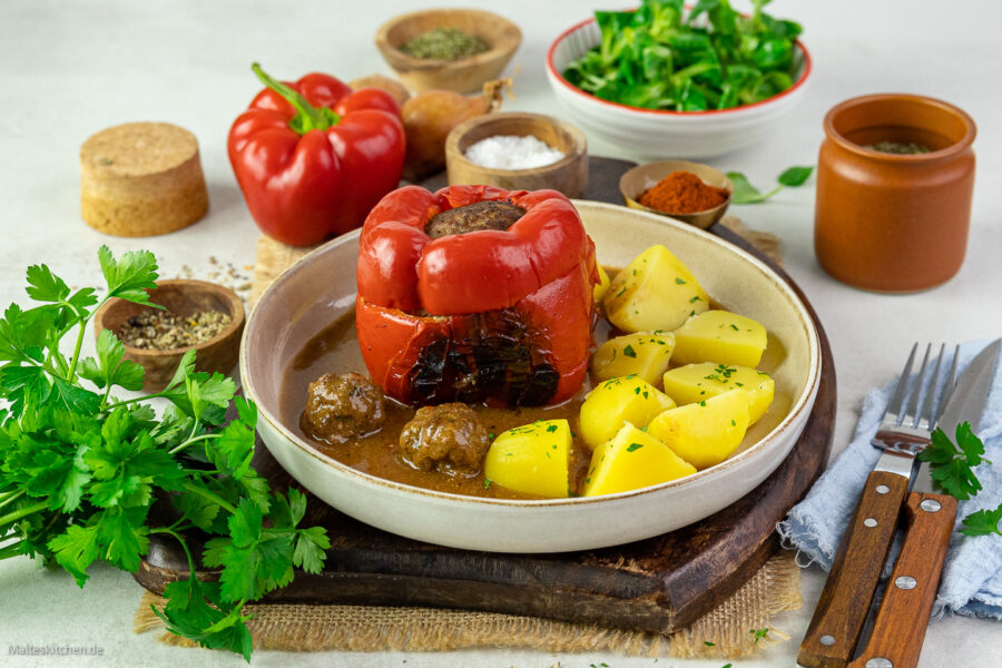Gefüllte Paprika mit Hackfleisch
